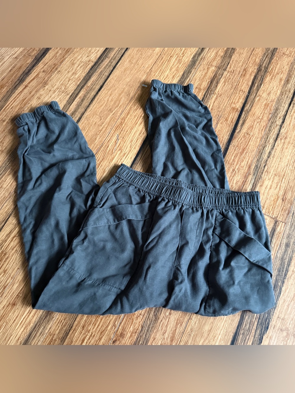 Vuori Army Green Joggers Size Small